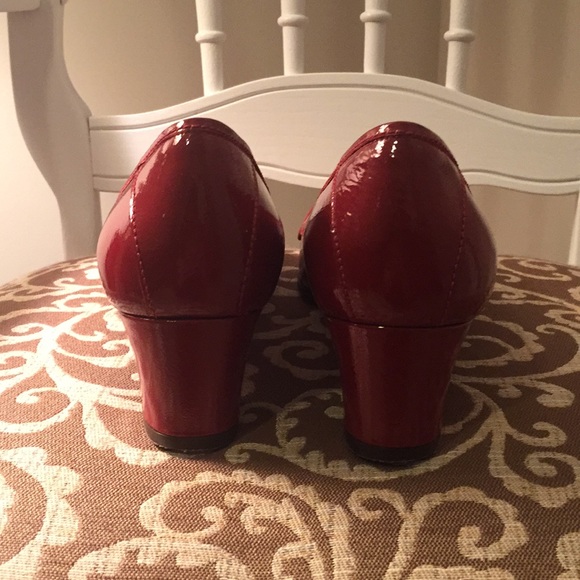 Salvatore Ferragamo red heels - Picture 4 of 7